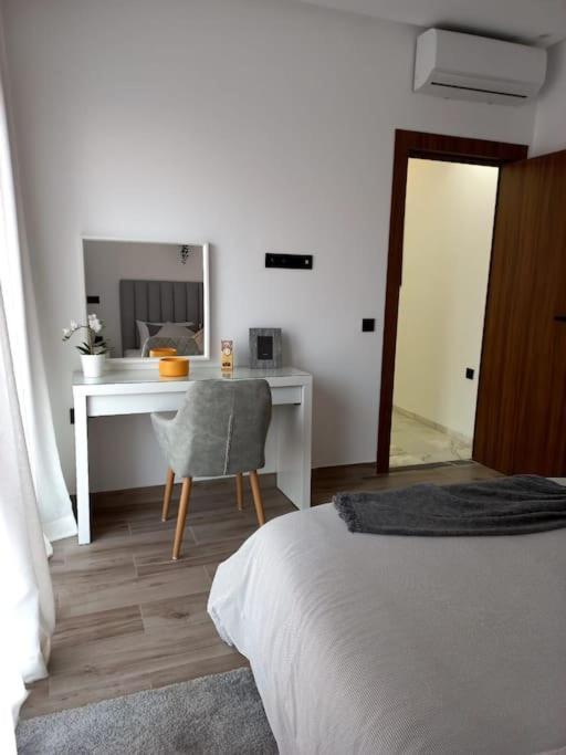Appartement Cosy Au Coeur De Marrakech Avec Piscine Marakeş Dış mekan fotoğraf